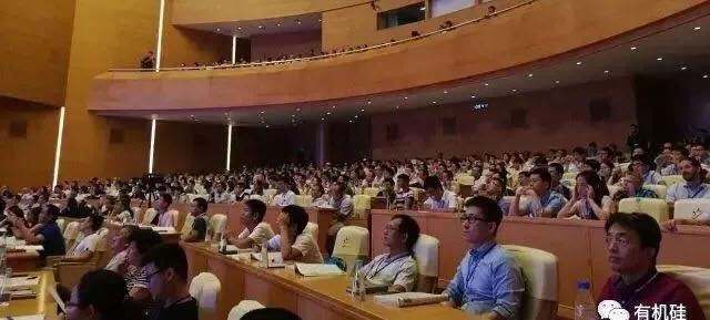 <a href='http://www.yapucun.com/Products/zhonghaojianzhenqiu.html' class='keys' title='點擊查看關(guān)于硅膠制品的相關(guān)信息' target='_blank'>硅膠制品</a> 硅膠制品